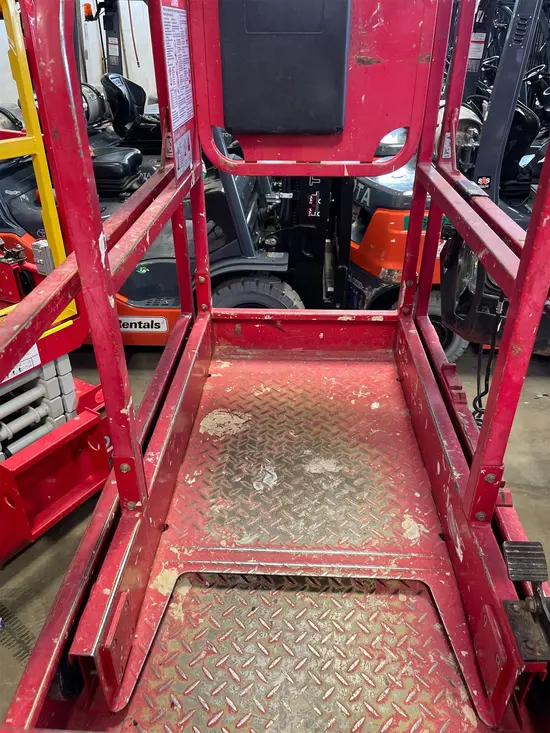 2018 MEC MICRO 19 Scissor Lift