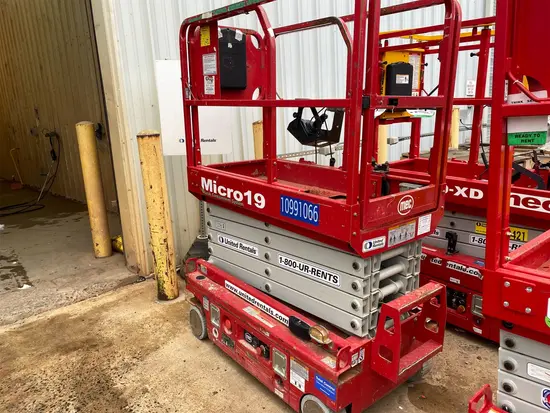 2019 MEC MICRO 19 Scissor Lift