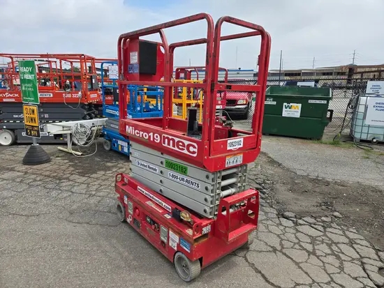 2019 MEC MICRO 19 Scissor Lift