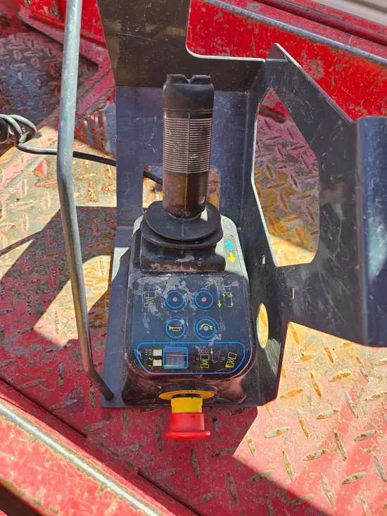 2018 MEC MICRO 19 Scissor Lift