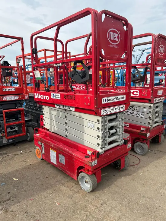 2019 MEC MICRO 19 Scissor Lift