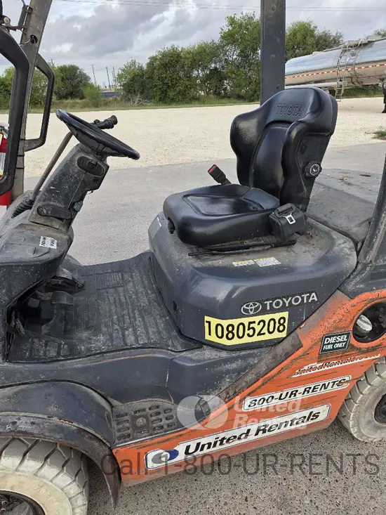 2018 Toyota 8FDU25 Warehouse Forklift