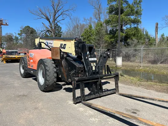 2018 JLG 1043 Forklift