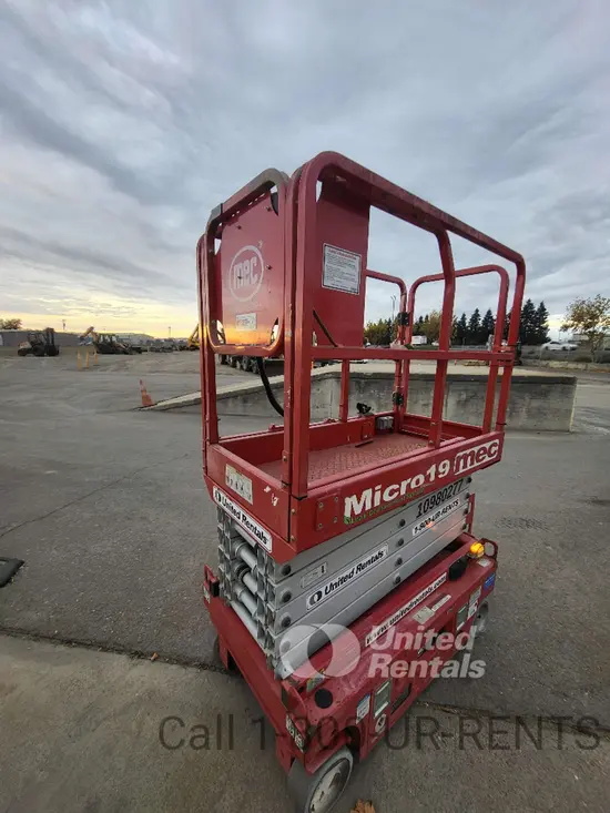 2019 MEC MICRO 19 Scissor Lift