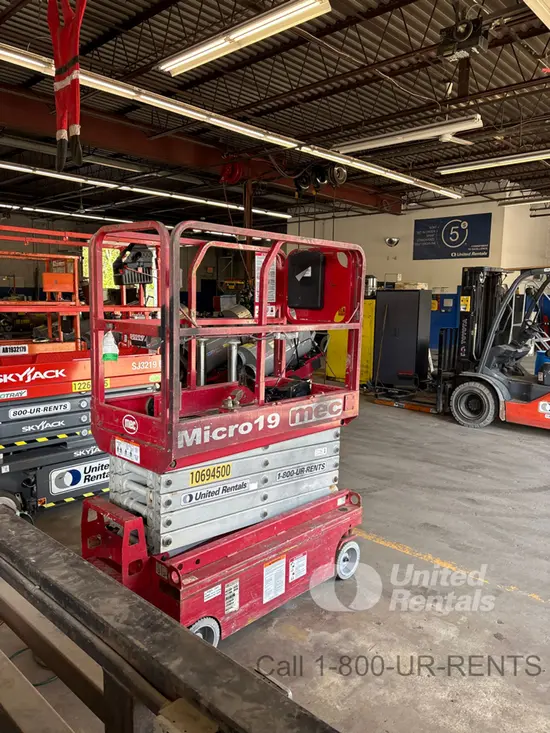 2017 MEC MICRO 19 Scissor Lift