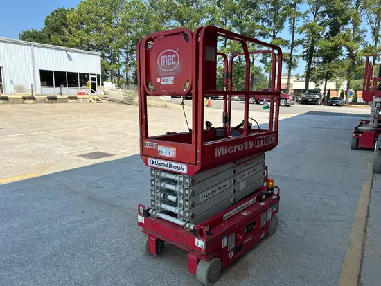 2018 MEC MICRO 19 Scissor Lift