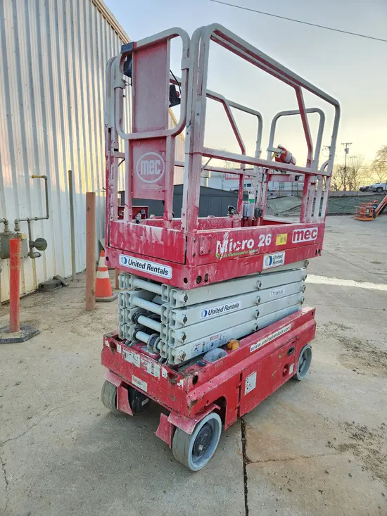 2021 MEC MICRO 26 Scissor Lift