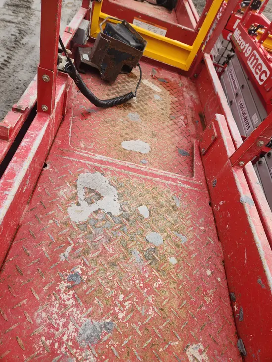 2019 MEC MICRO 19 Scissor Lift