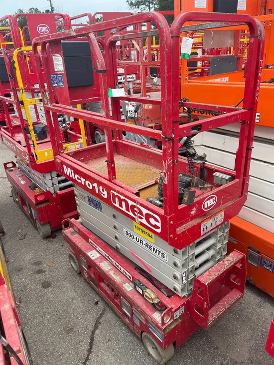2018 MEC MICRO 19 Scissor Lift