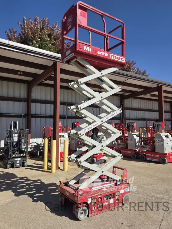 2018 MEC MICRO 19 Scissor Lift