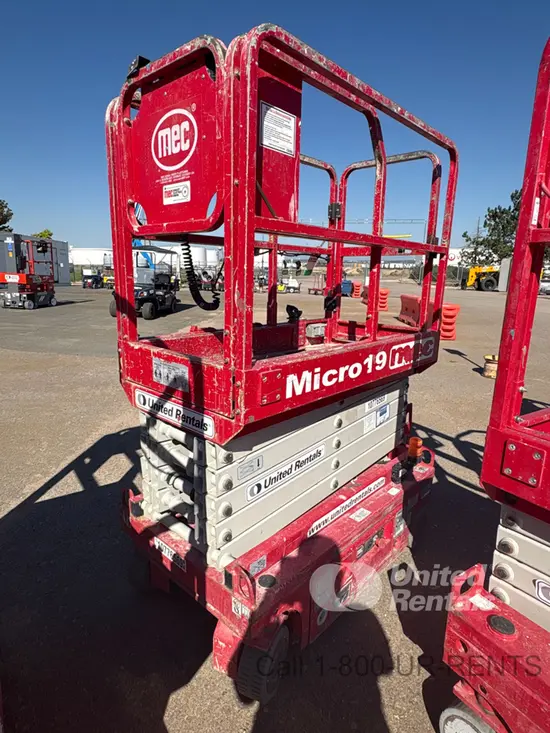 2018 MEC MICRO 19 Scissor Lift