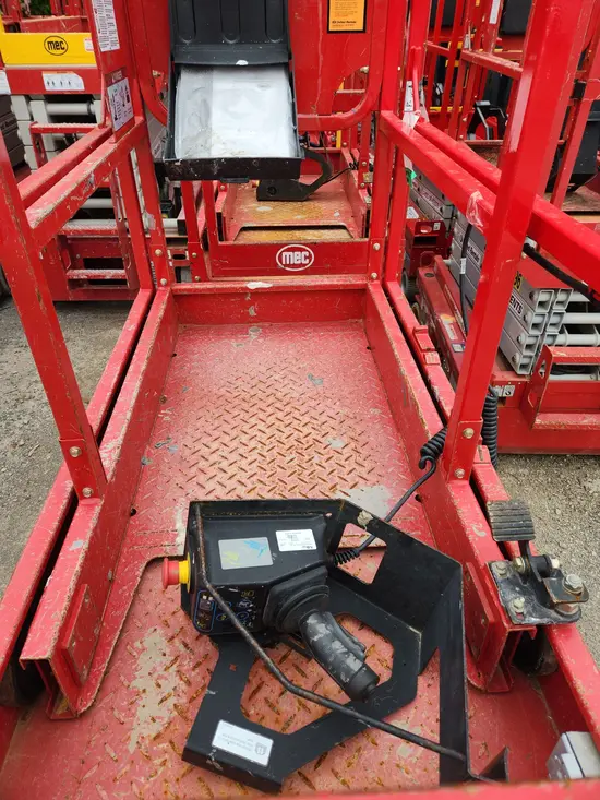 2019 MEC MICRO 19 Scissor Lift