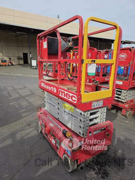 2018 MEC MICRO 19 Scissor Lift