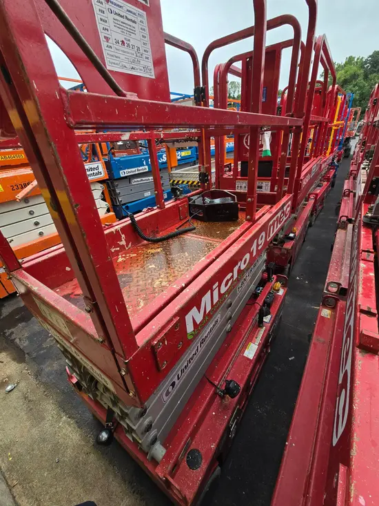 2019 MEC MICRO 19 Scissor Lift