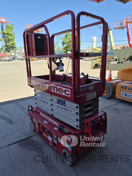2018 MEC MICRO 19 Scissor Lift