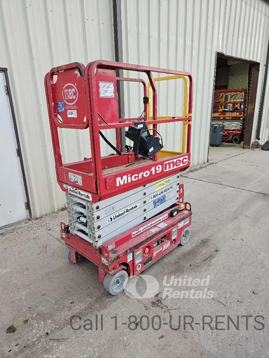 2018 MEC MICRO 19 Scissor Lift