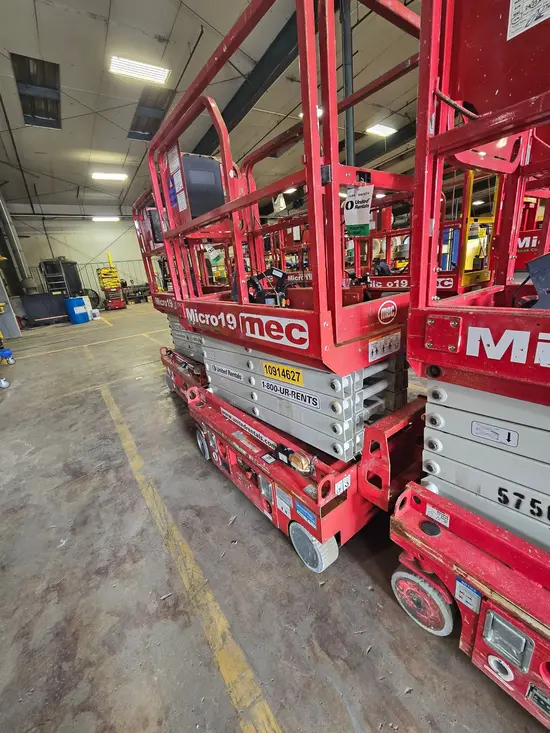 2019 MEC MICRO 19 Scissor Lift