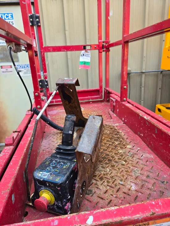 2018 MEC MICRO 19 Scissor Lift