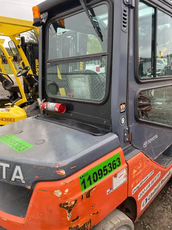 2020 Toyota 8FDU30 Warehouse Forklift