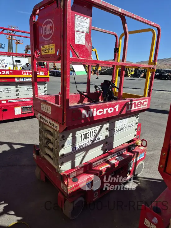 2018 MEC MICRO 19 Scissor Lift
