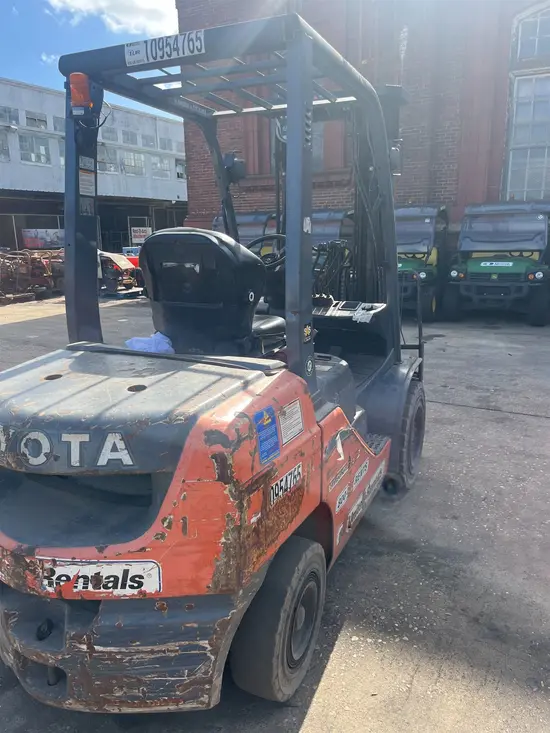 2019 Toyota 8FDU30 Warehouse Forklift