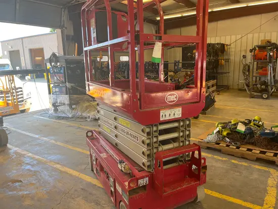 2018 MEC MICRO 19 Scissor Lift