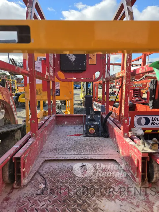 2018 MEC MICRO 19 Scissor Lift