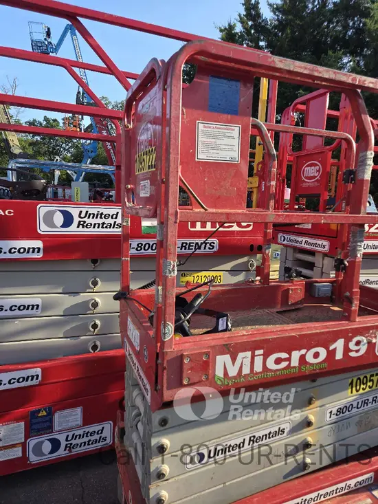 2019 MEC MICRO 19 Scissor Lift