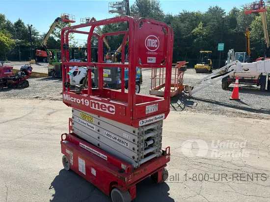 2019 MEC MICRO 19 Scissor Lift