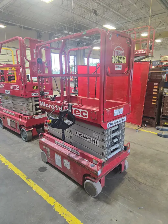 2019 MEC MICRO 19 Scissor Lift