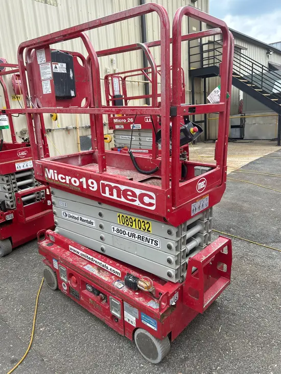2019 MEC MICRO 19 Scissor Lift