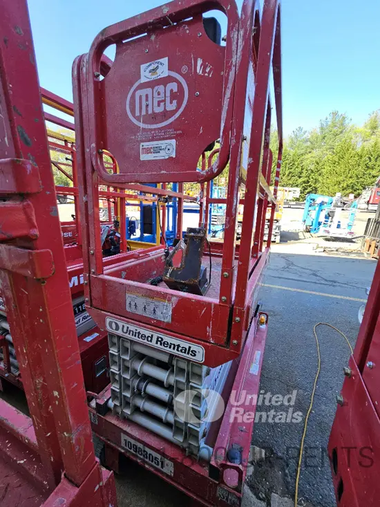 2019 MEC MICRO 19 Scissor Lift