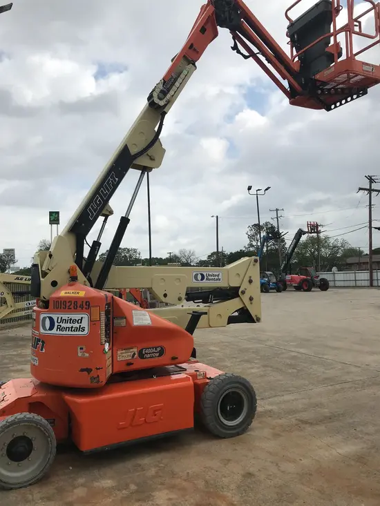 2013 JLG E400AJPN Articulating Boom Lift
