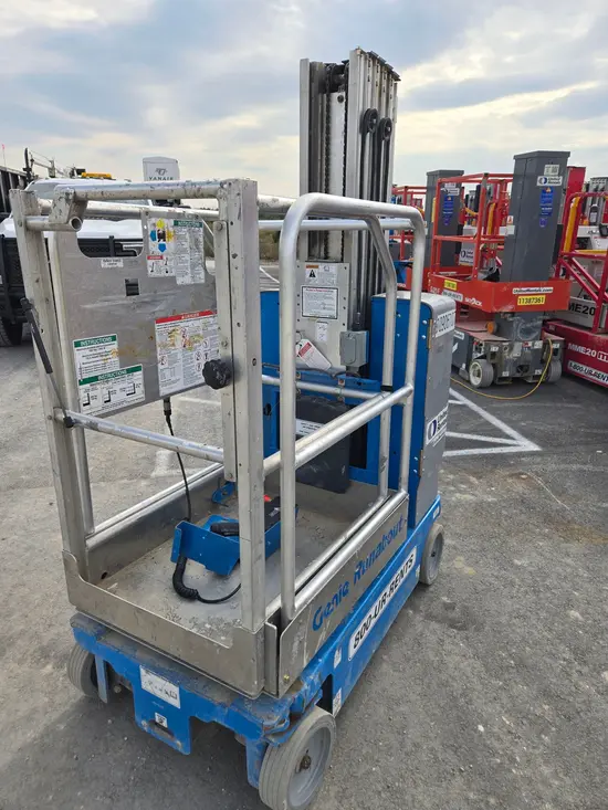 2019 Genie GR-20 Self-Propelled One-Person Lift