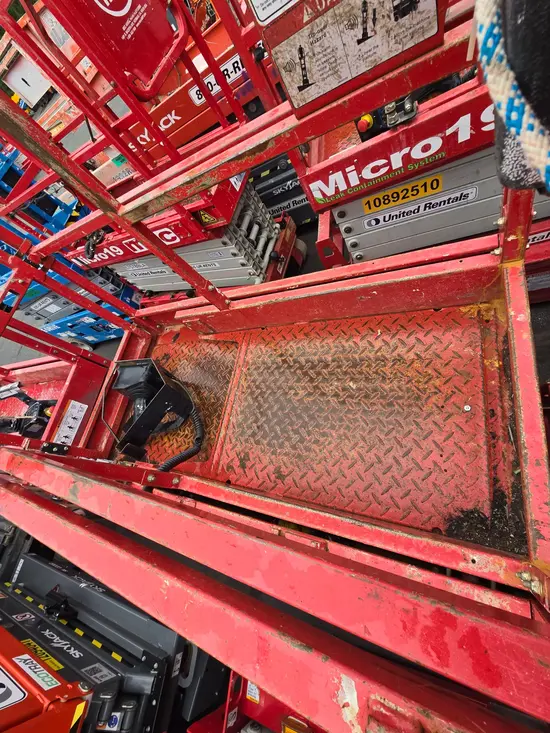2019 MEC MICRO 19 Scissor Lift