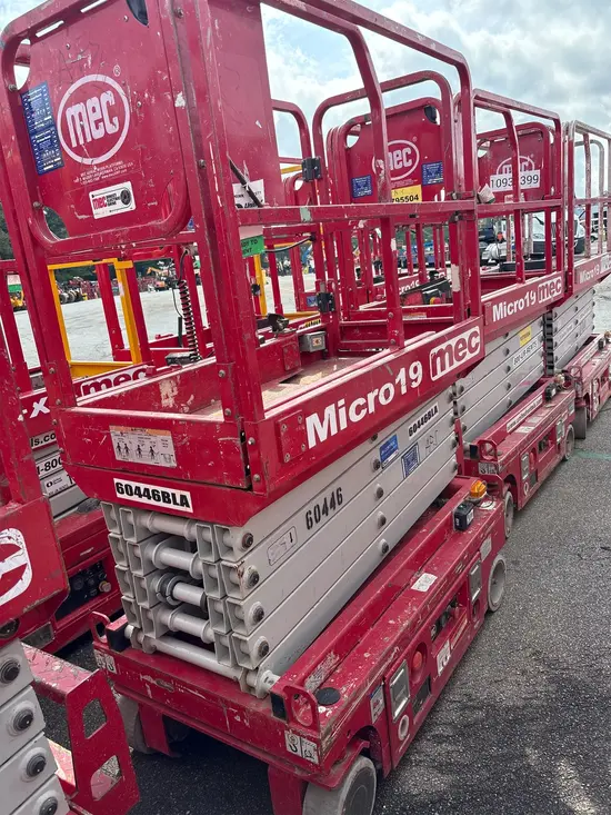 2018 MEC MICRO 19 Scissor Lift
