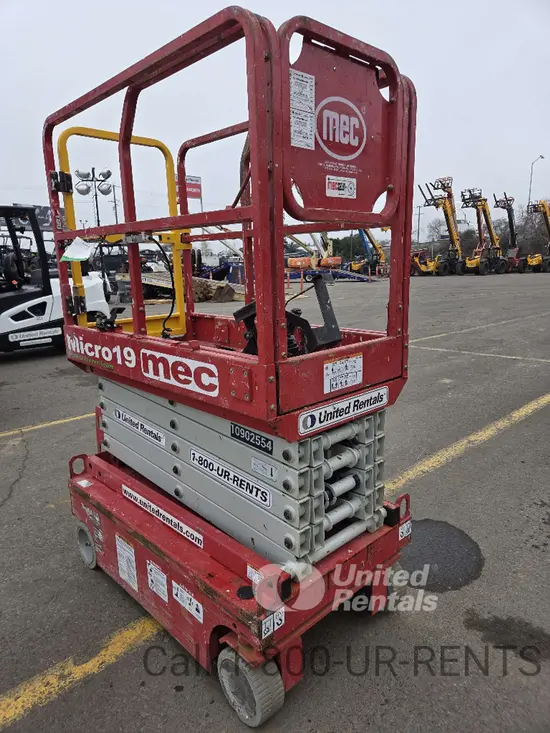 2019 MEC MICRO 19 Scissor Lift