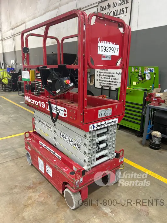 2019 MEC MICRO 19 Scissor Lift