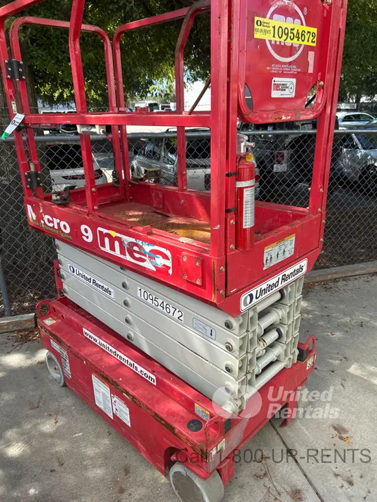 2019 MEC MICRO 19 Scissor Lift