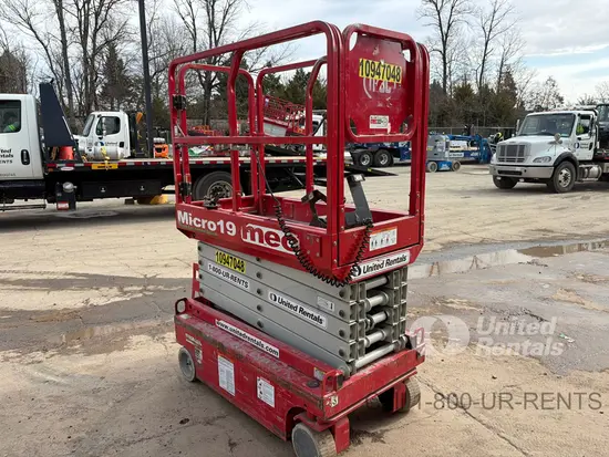 2019 MEC MICRO 19 Scissor Lift