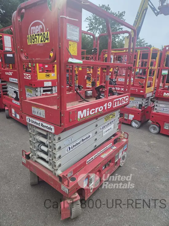 2019 MEC MICRO 19 Scissor Lift