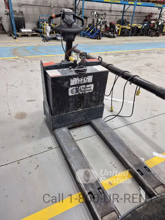 2022 Toyota 8HBW23 Jack