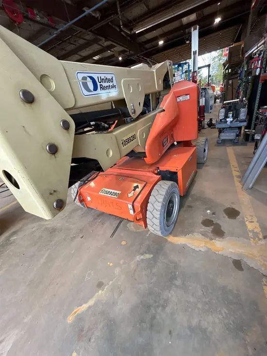2017 JLG E400AJPN Articulating Boom Lift