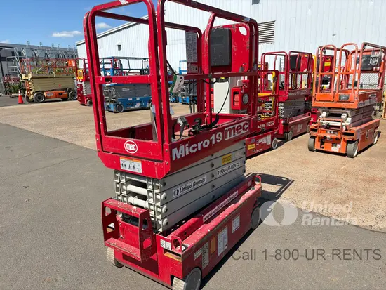 2018 MEC MICRO 19 Scissor Lift