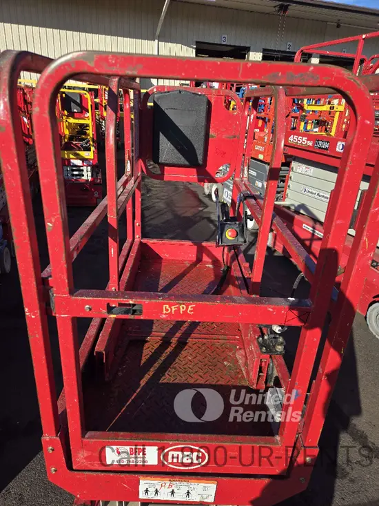 2019 MEC MICRO 19 Scissor Lift