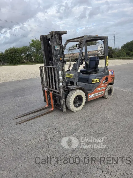 2018 Toyota 8FDU25 Warehouse Forklift
