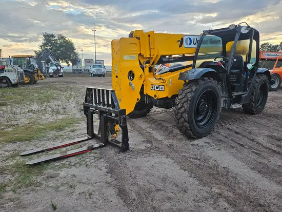 2021 JCB 507-42 Forklift