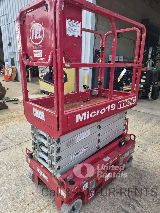 2018 MEC MICRO 19 Scissor Lift