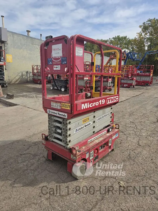 2018 MEC MICRO 19 Scissor Lift