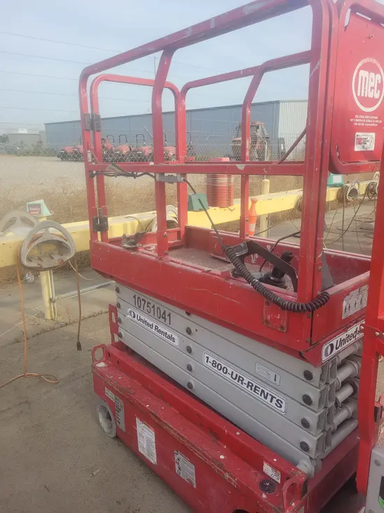 2018 MEC MICRO 19 Scissor Lift